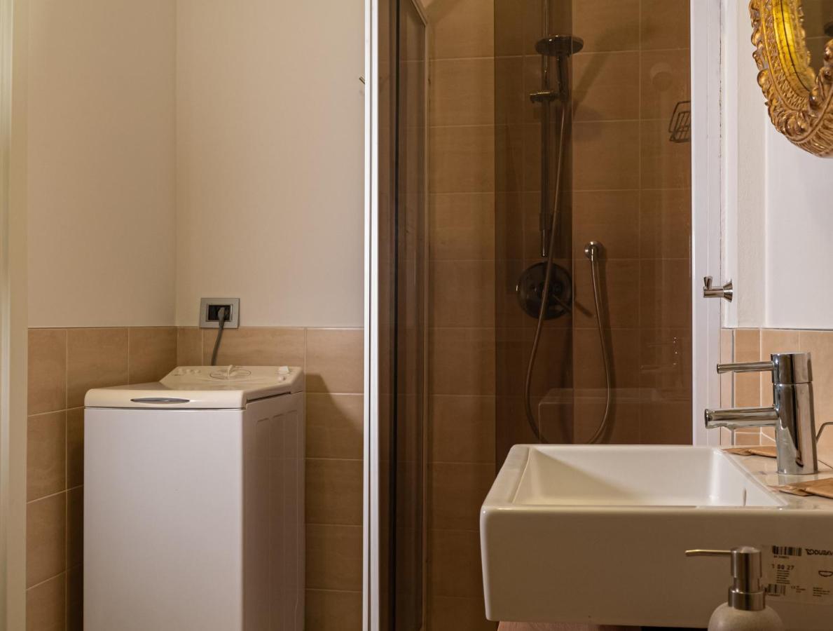 מאנטובה Maison Blanche: Appartamento Elegante Con Parcheggio Privato מראה חיצוני תמונה